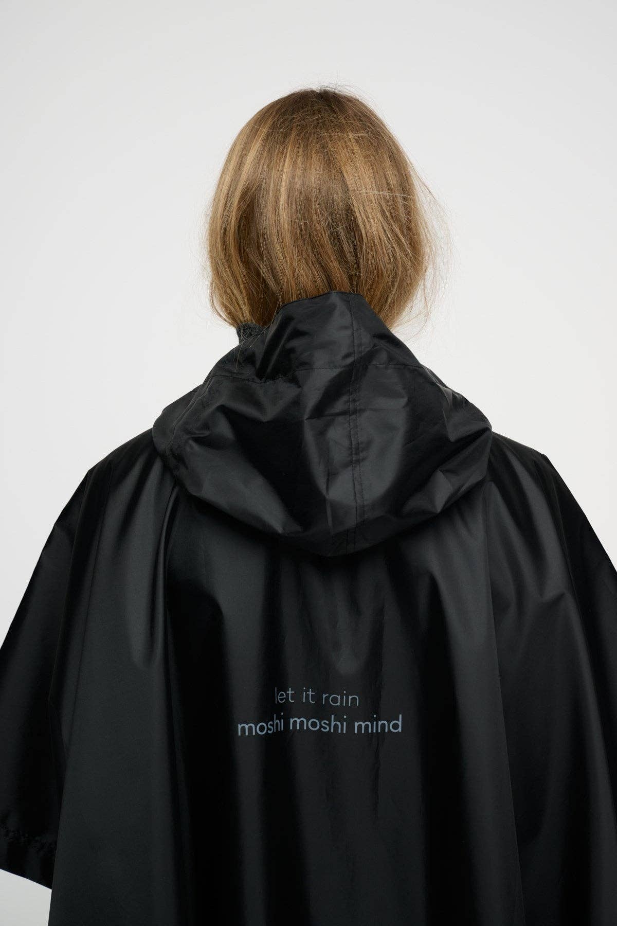Let It Rain Poncho – Unisex - stijlvol en duurzaam droog blijven