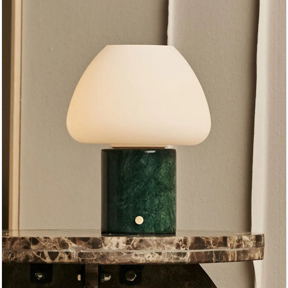 Ostade Groen Oplaadbare Tafellamp – Verde Alpi marmer met tijdloze elegantie