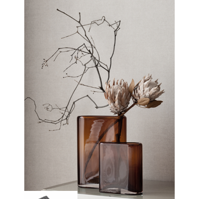 Luxe Designvaas BAD 20 – Amber | Sculpturaal Lichtspel in Dik Glas