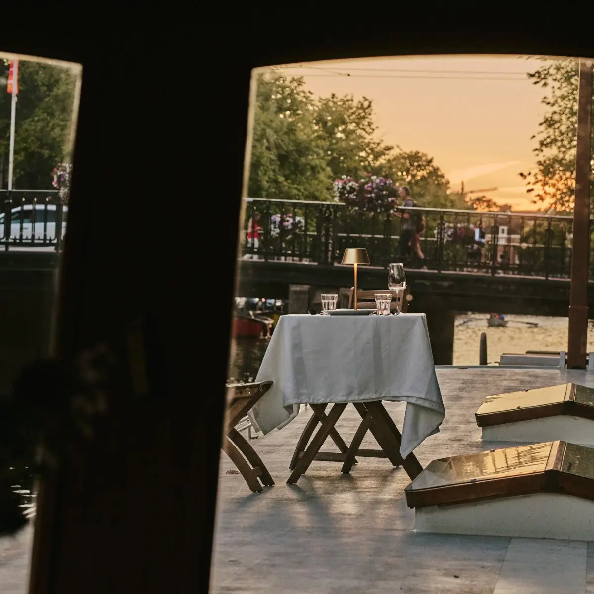 Milou Gold Oplaadbare Tafellamp – Modern design in goud