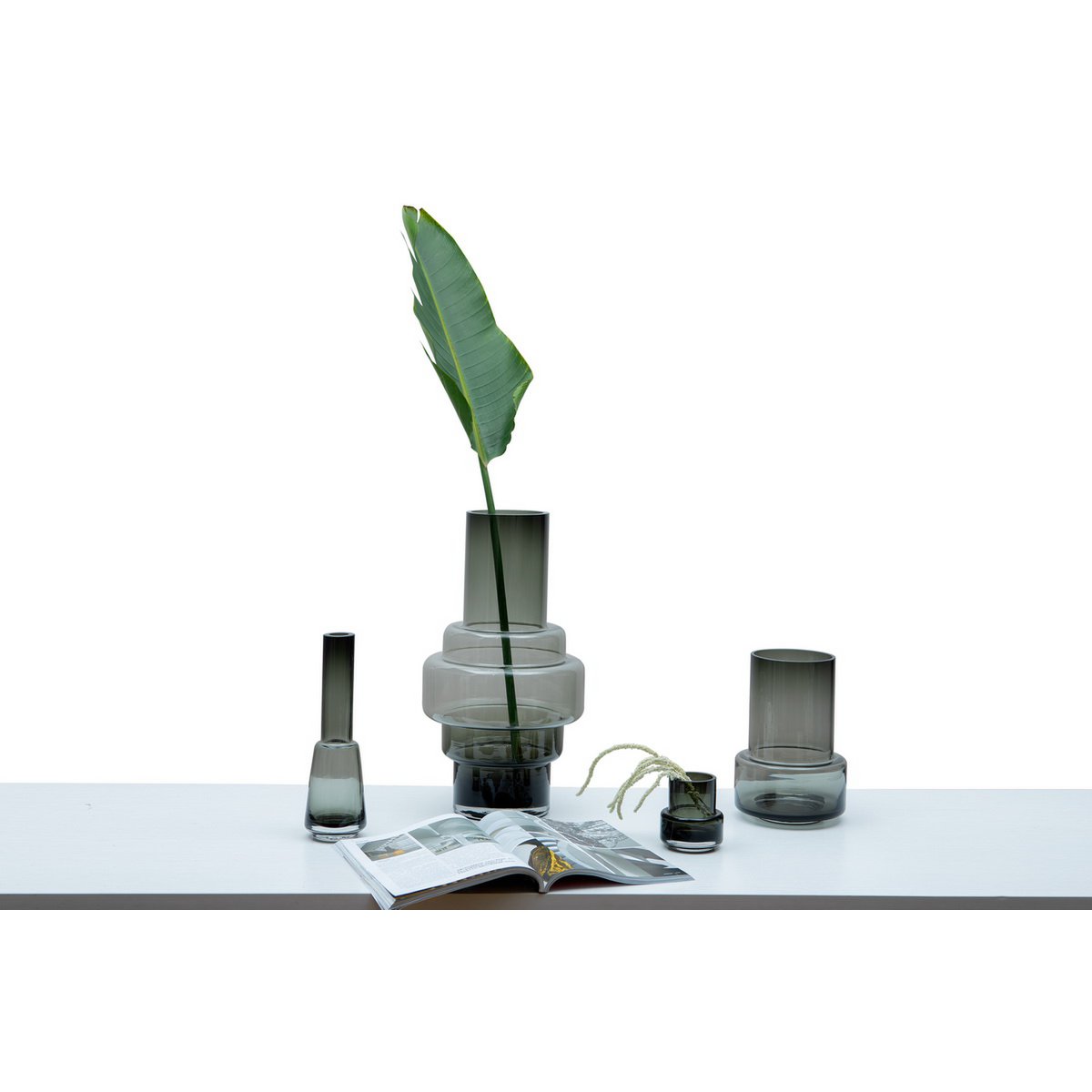 TYLER 46 GR – XL Art Deco Designvaas in Helder Grijs Glas (46 cm)