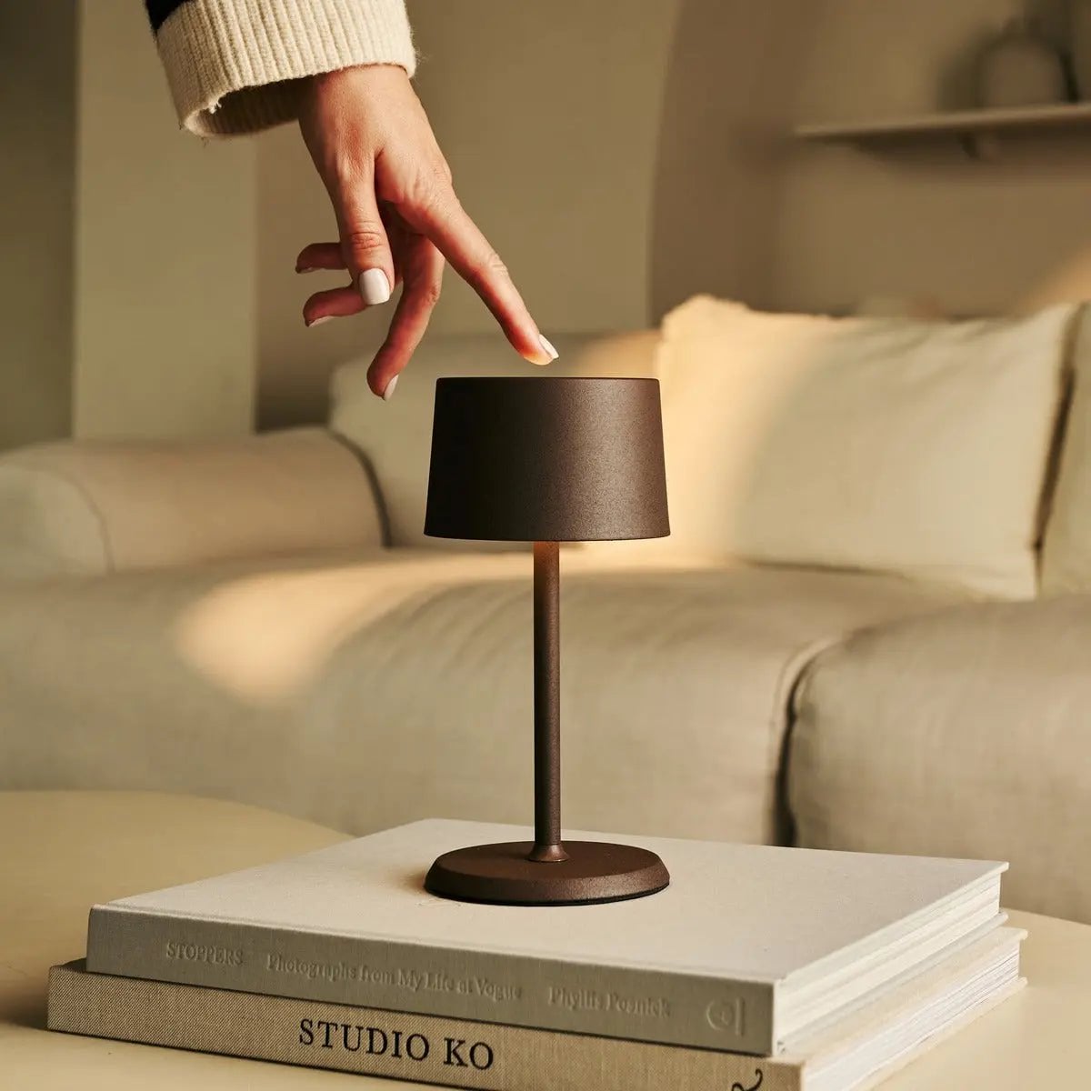 David Mokkabruine Oplaadbare Tafellamp – Verstelbaar en draadloos design