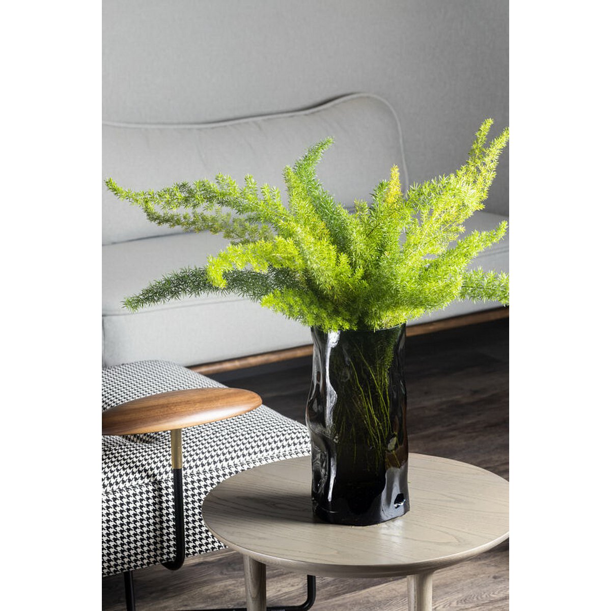 Hoge Cilindrische Vaas ABUJA 30 – Donkergrijs | Robuust & Natuurlijk Design