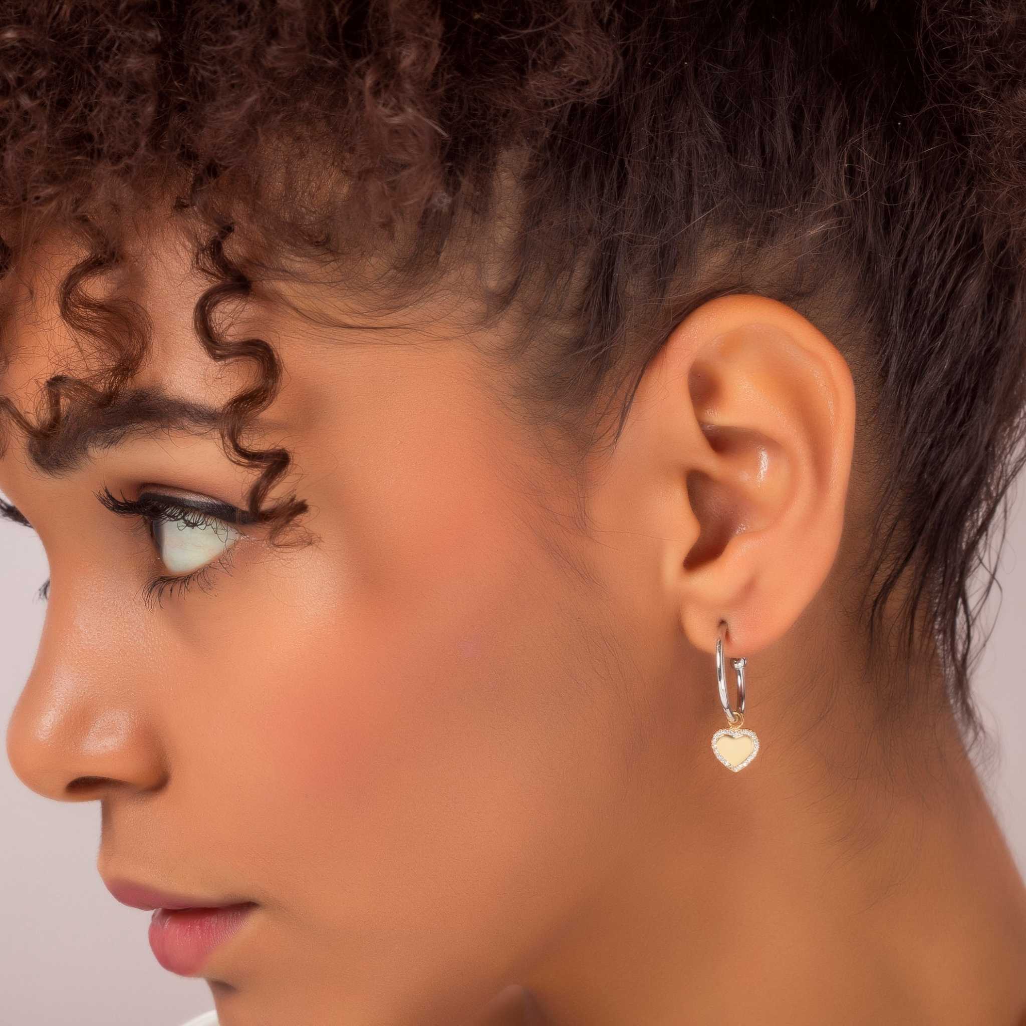 Bicolor hart hoepel kubus oorbellen