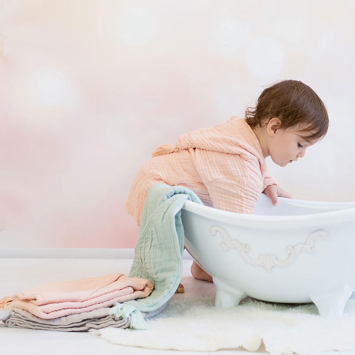 Biologische mousseline badjas met capuchon – zalm (1–2 jaar)