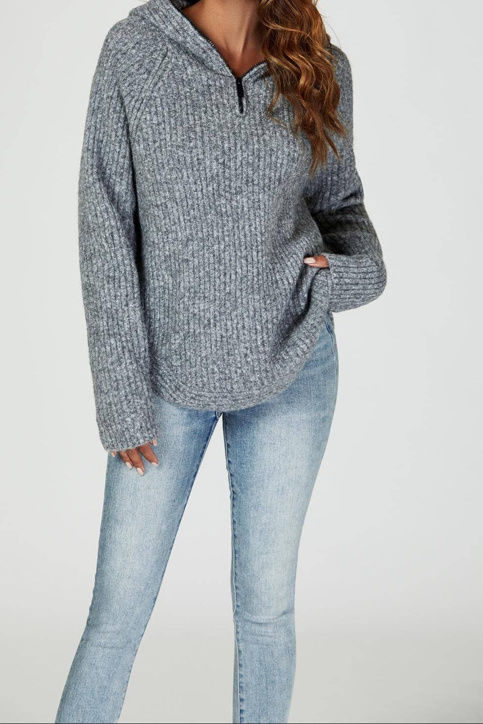 Luxe gebreide dameshoodie met ritsdetail – Grijs