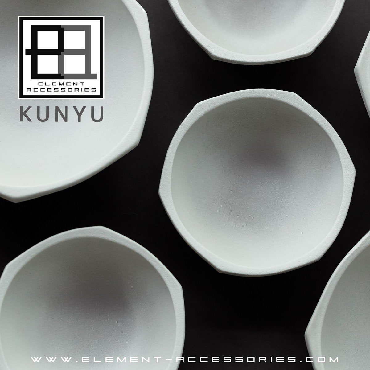 Designkom KUNYU 22 – Zwart | Geometrische Perfectie & Tactiel Design