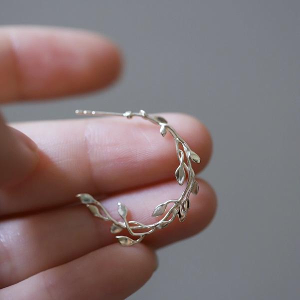 Oorringen Laurel Zilver – Elegant Bladmotief