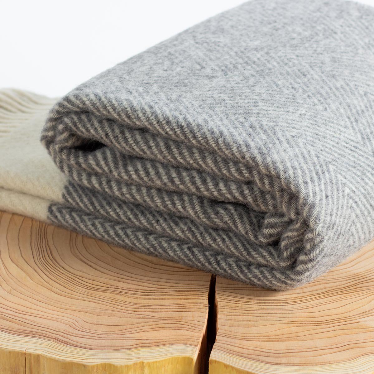 Florence plaid – Grijs | 100% Nieuw-Zeelandse wol 140 x 200 cm