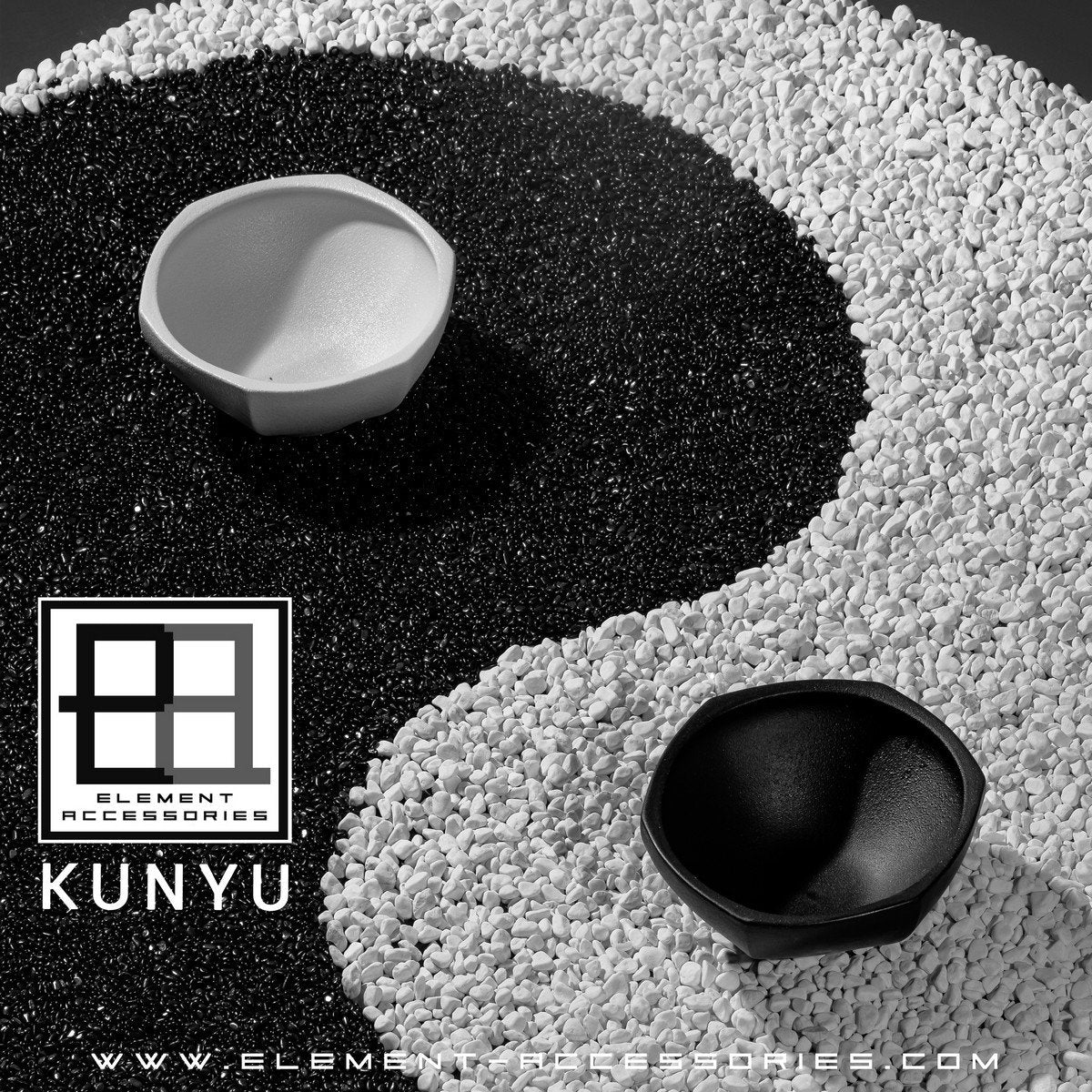 Designkom KUNYU 22 – Zwart | Geometrische Perfectie & Tactiel Design