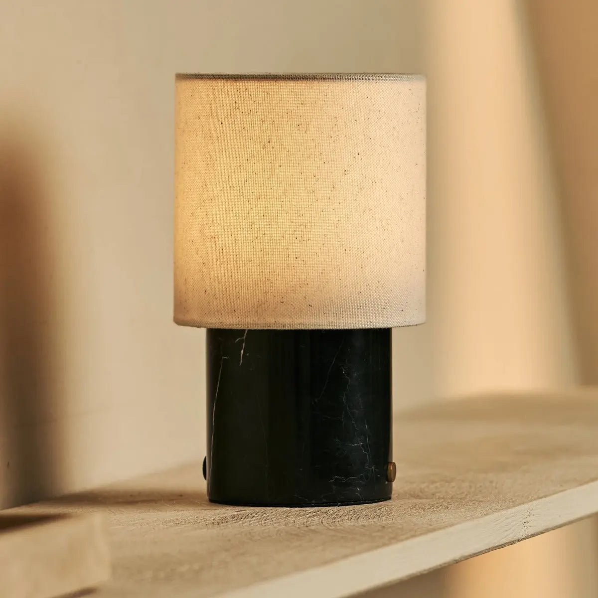 Dou Zwart – Nero Marquina Marmeren Oplaadbare Tafellamp | Dimbaar & verwisselbare lampenkap