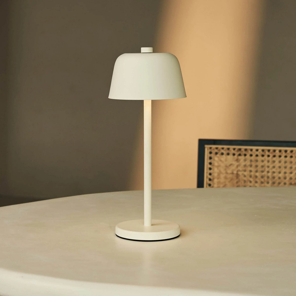 Anton Vanille Oplaadbare Tafellamp | Stijlvolle & draadloze verlichting