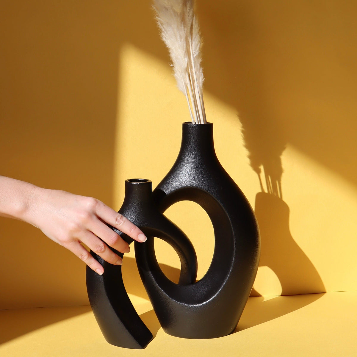 Keramieken Vazen Duo – Zwart | Sculpturaal Design