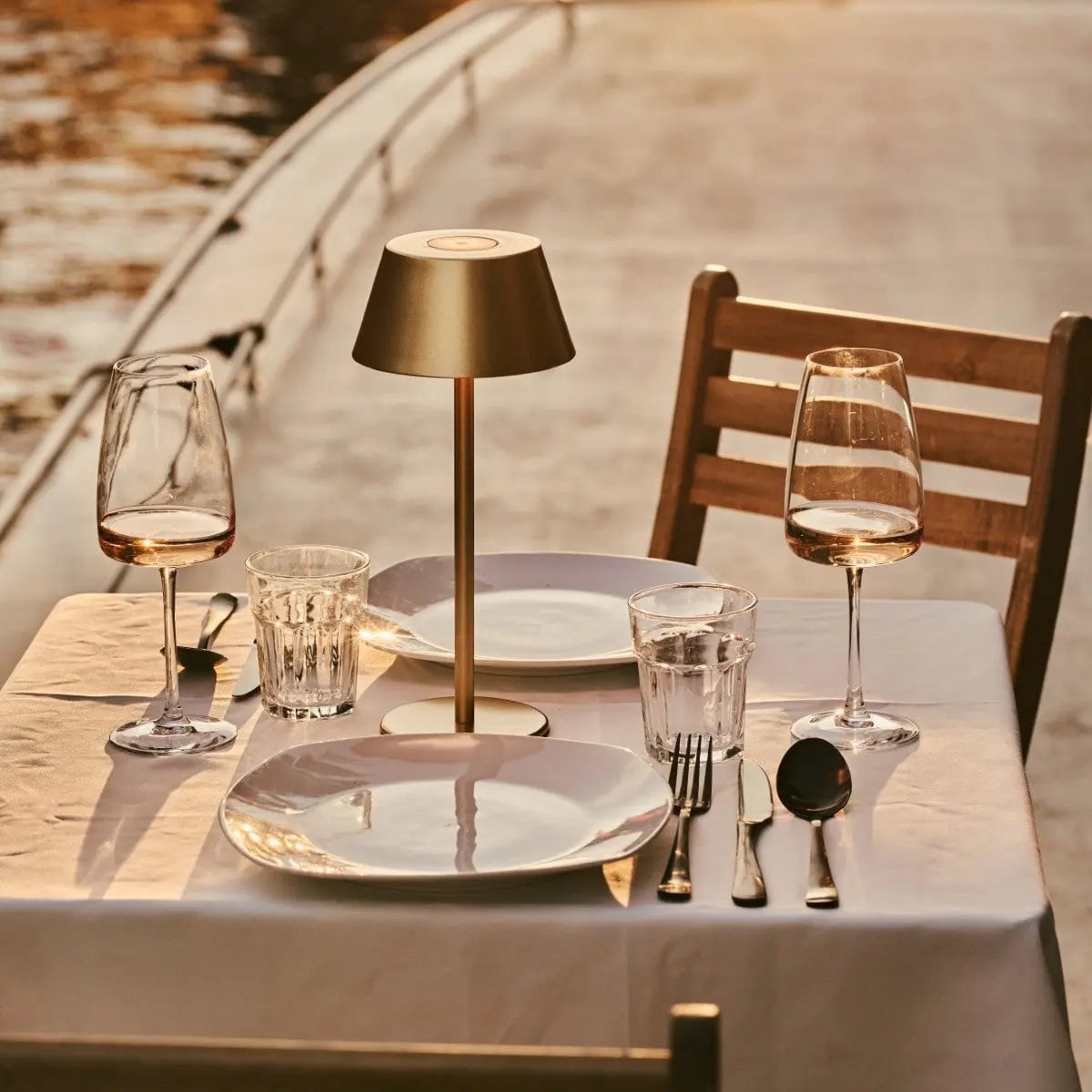 Milou Gold Oplaadbare Tafellamp – Modern design in goud