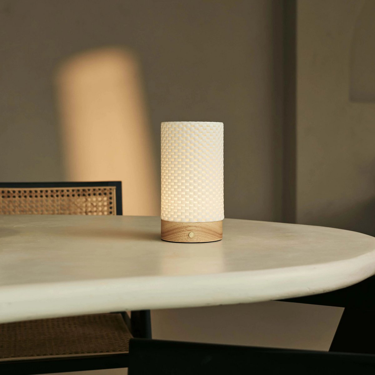 Luna Lichtbruine Oplaadbare Tafellamp – 3D-geprint porselein & warm hout