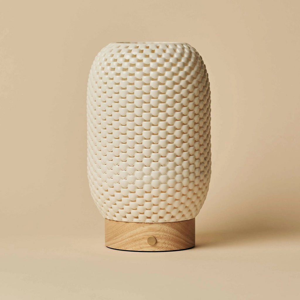 Aurora Lichtbruine Houten Snoerloze Tafellamp | 3D-geprint porselein, dimbaar & tot 100 uur batterijduur