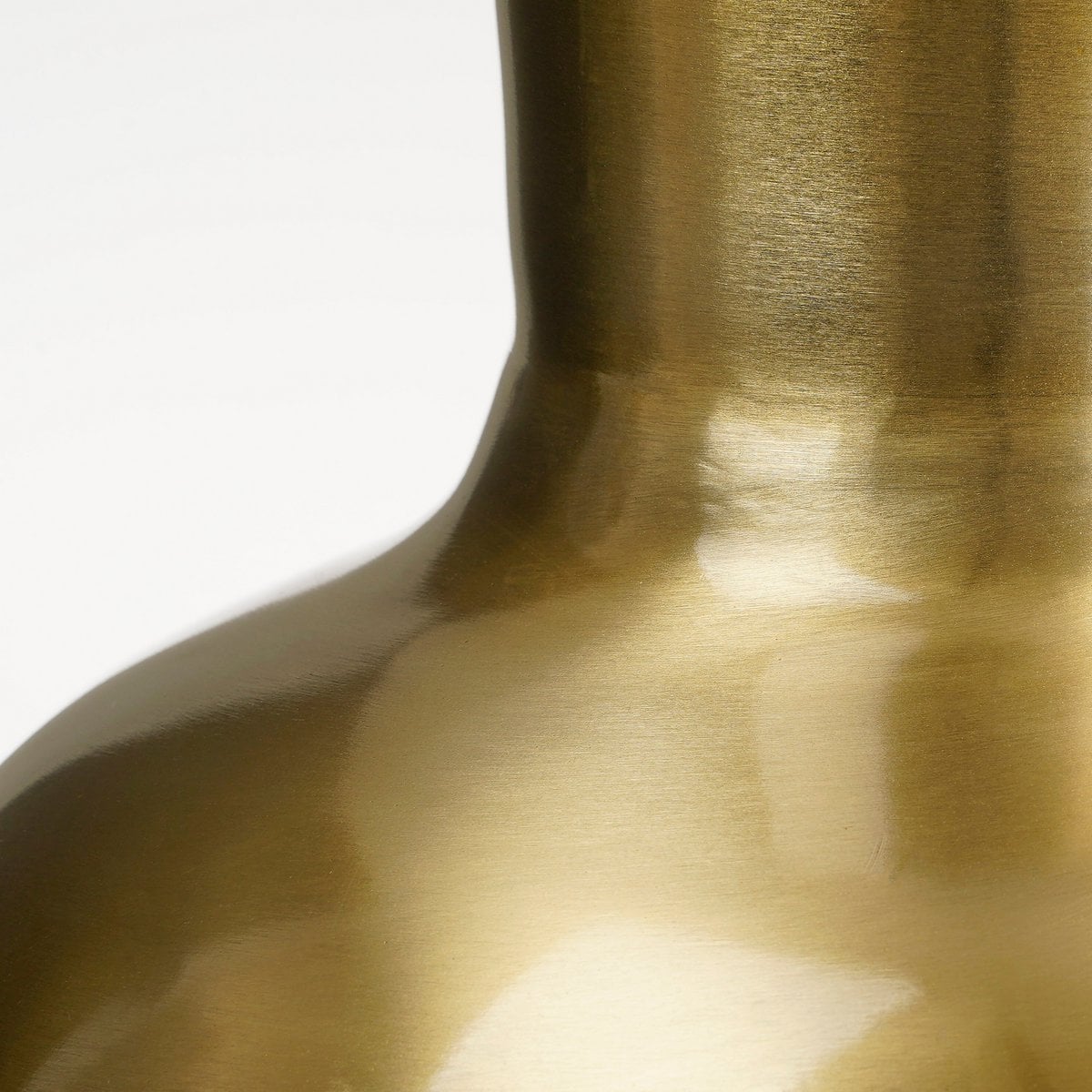 Dara Vaas Goud – Ø 28 x H 42 cm