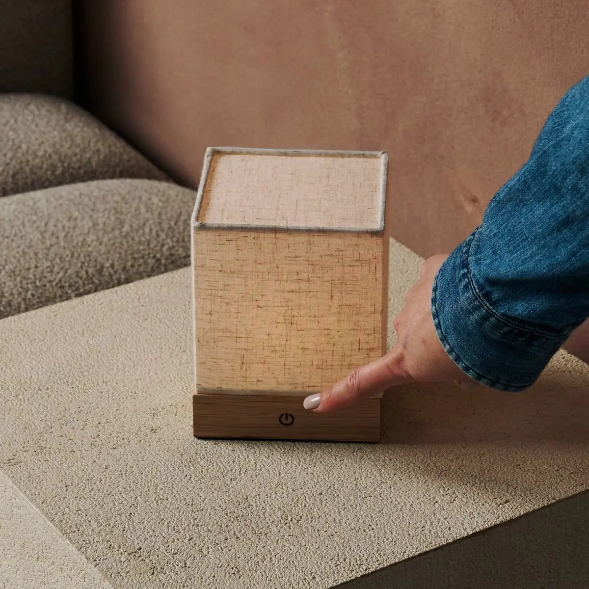 Zano Lichtbruine Oplaadbare Tafellamp – Warm hout & zacht linnen