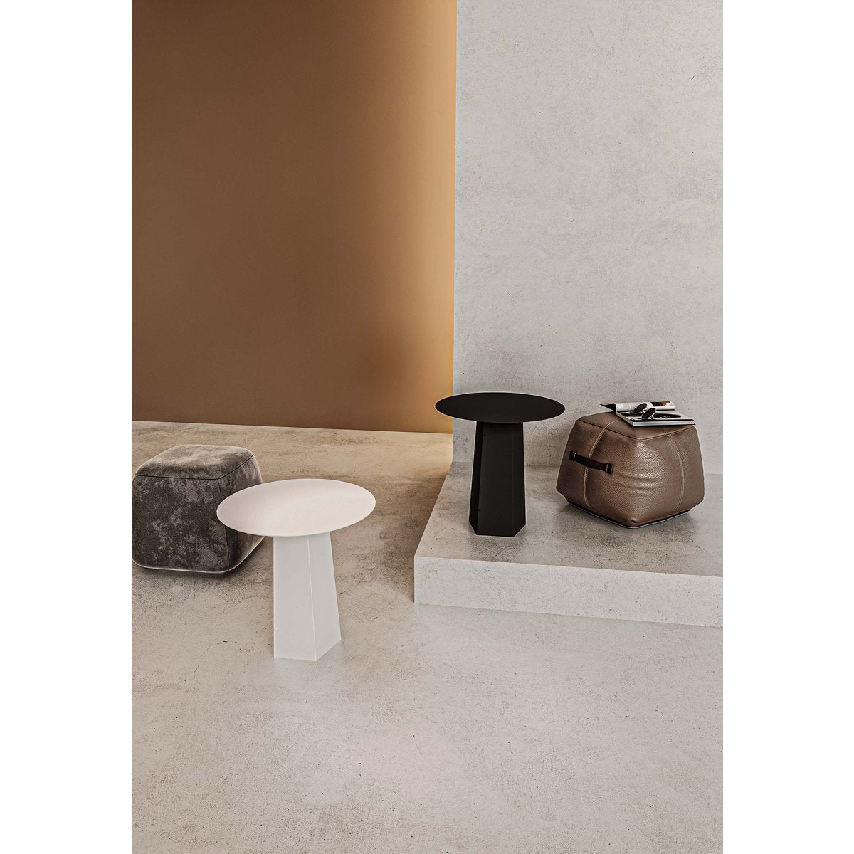 Charm Side Table Black – Gorillz