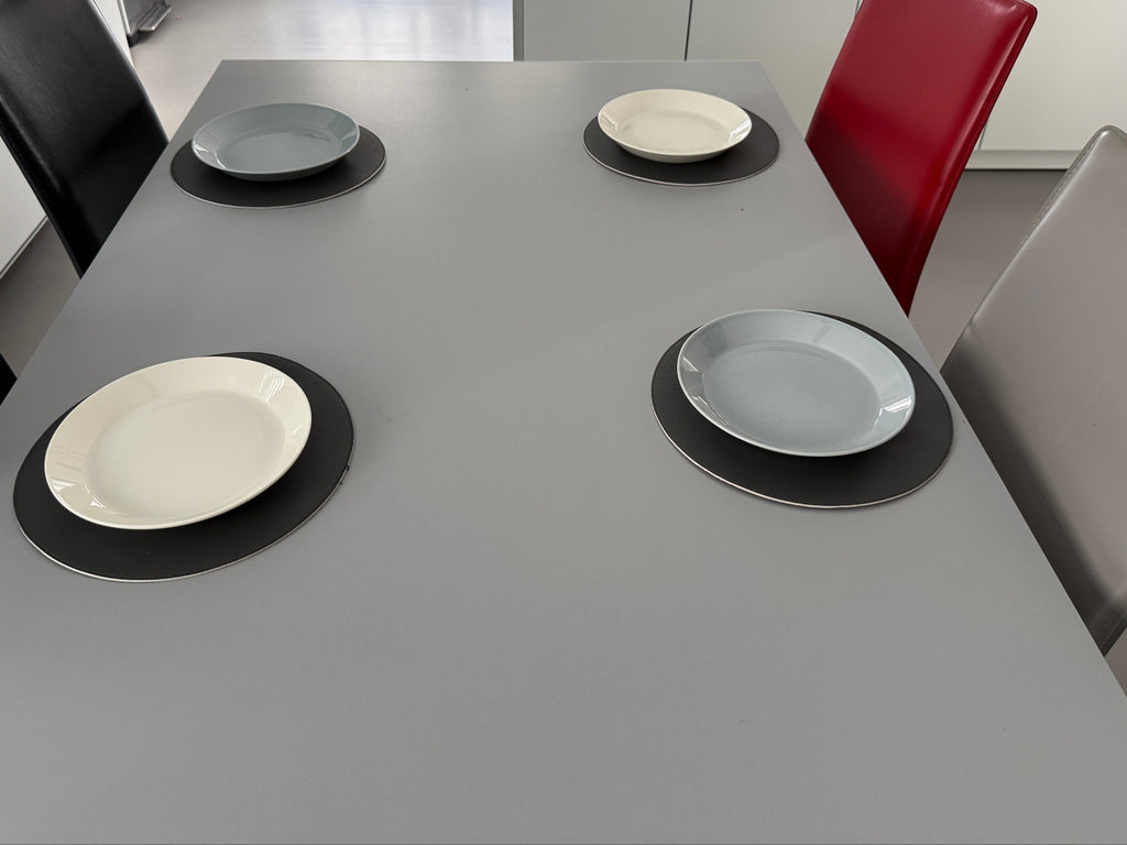 Ronde Placemat – Grijs (28 cm, PU-leer)