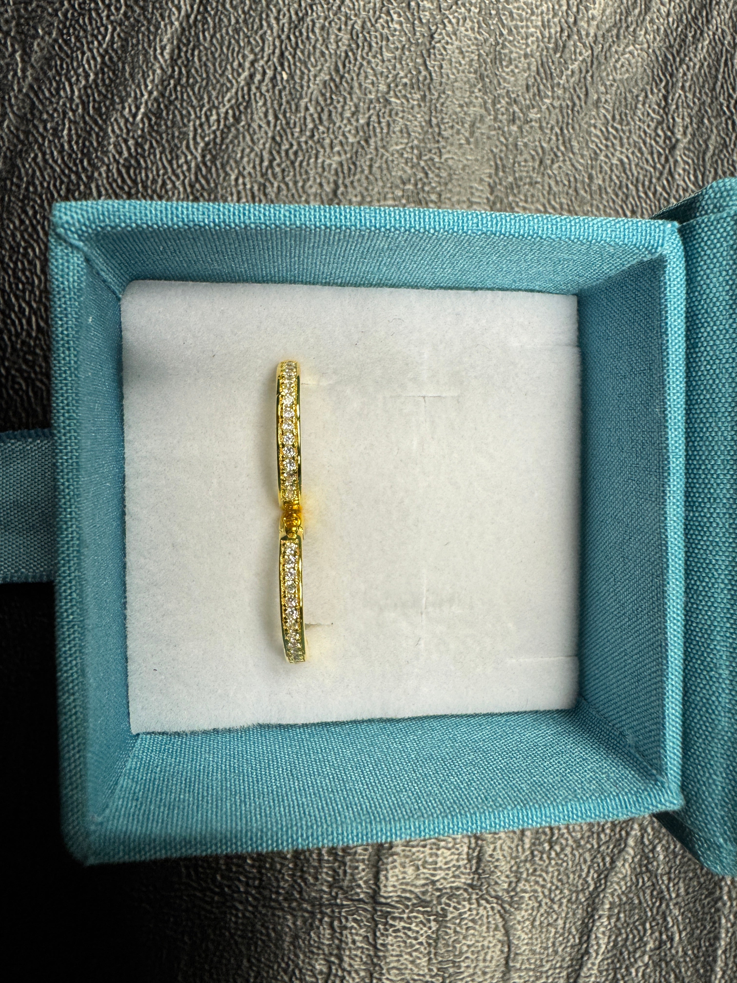 Vergulde zilveren creolen met zirkonia