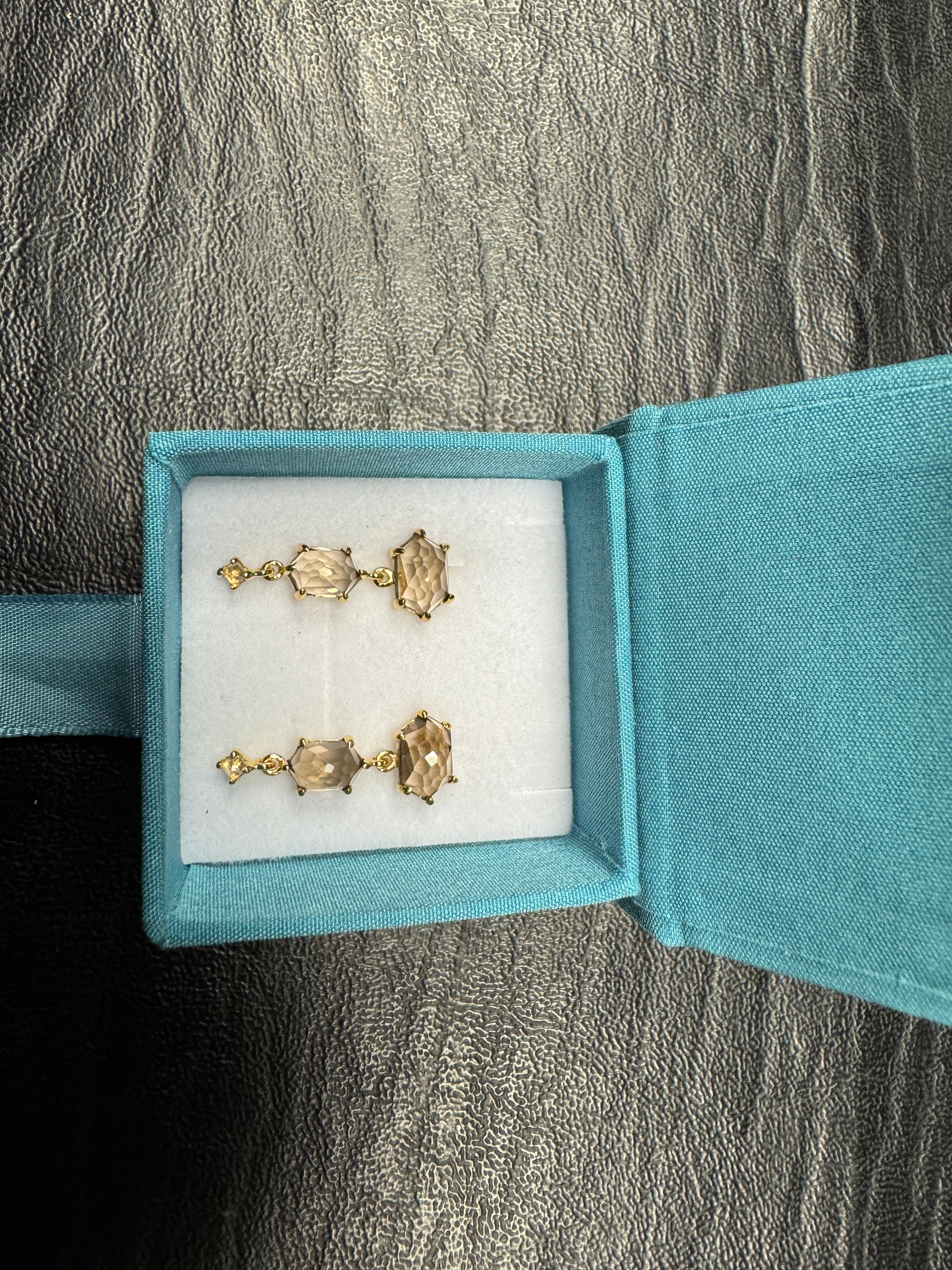 Adi Parashakti oorbellen – Verguld zilver met rookkwarts & maansteen