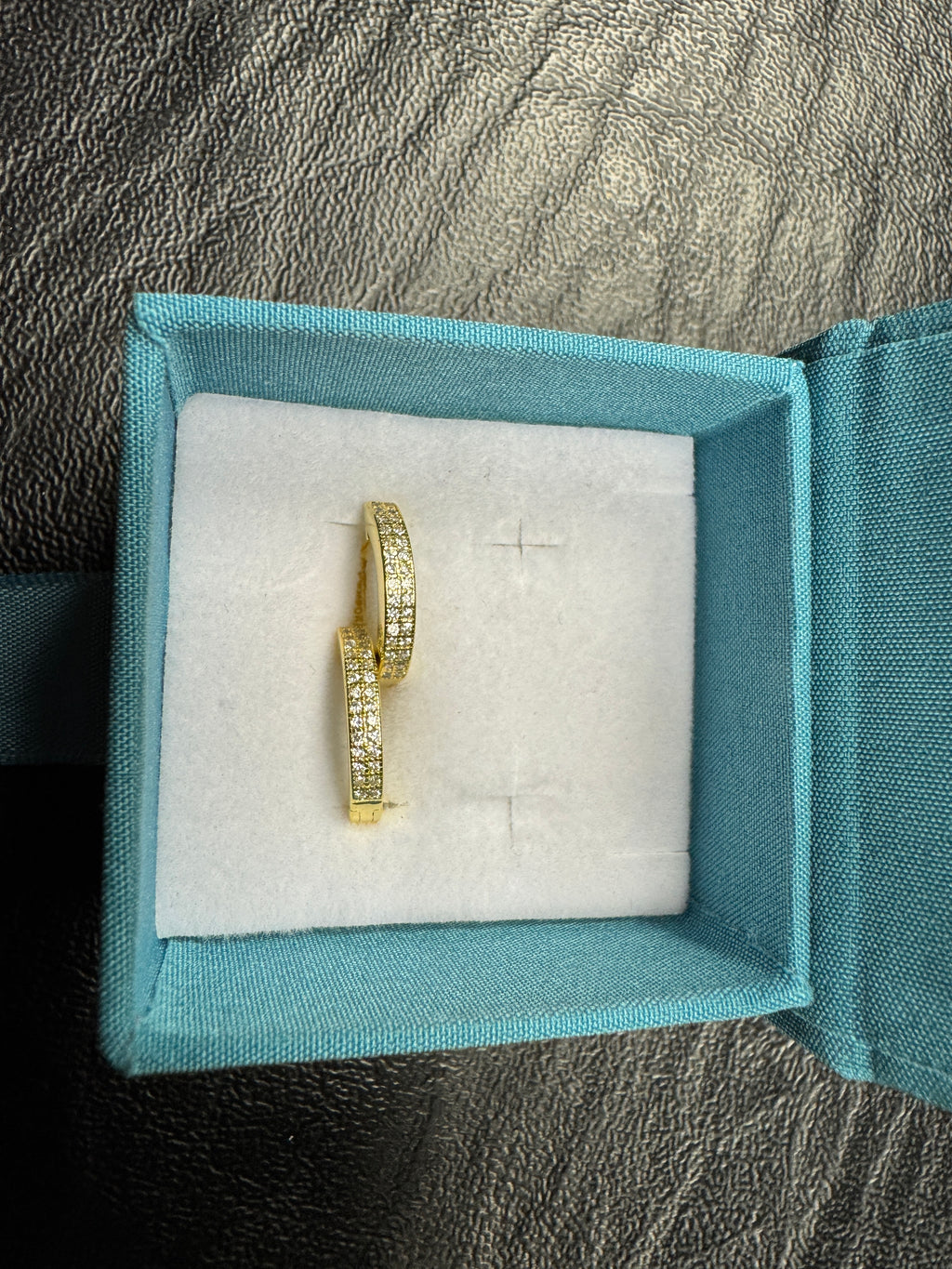 Kleine creolen oorbellen – verguld zilver met dubbele baan zirkonia