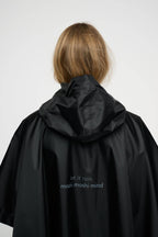 Let It Rain Poncho – Unisex - stijlvol en duurzaam droog blijven