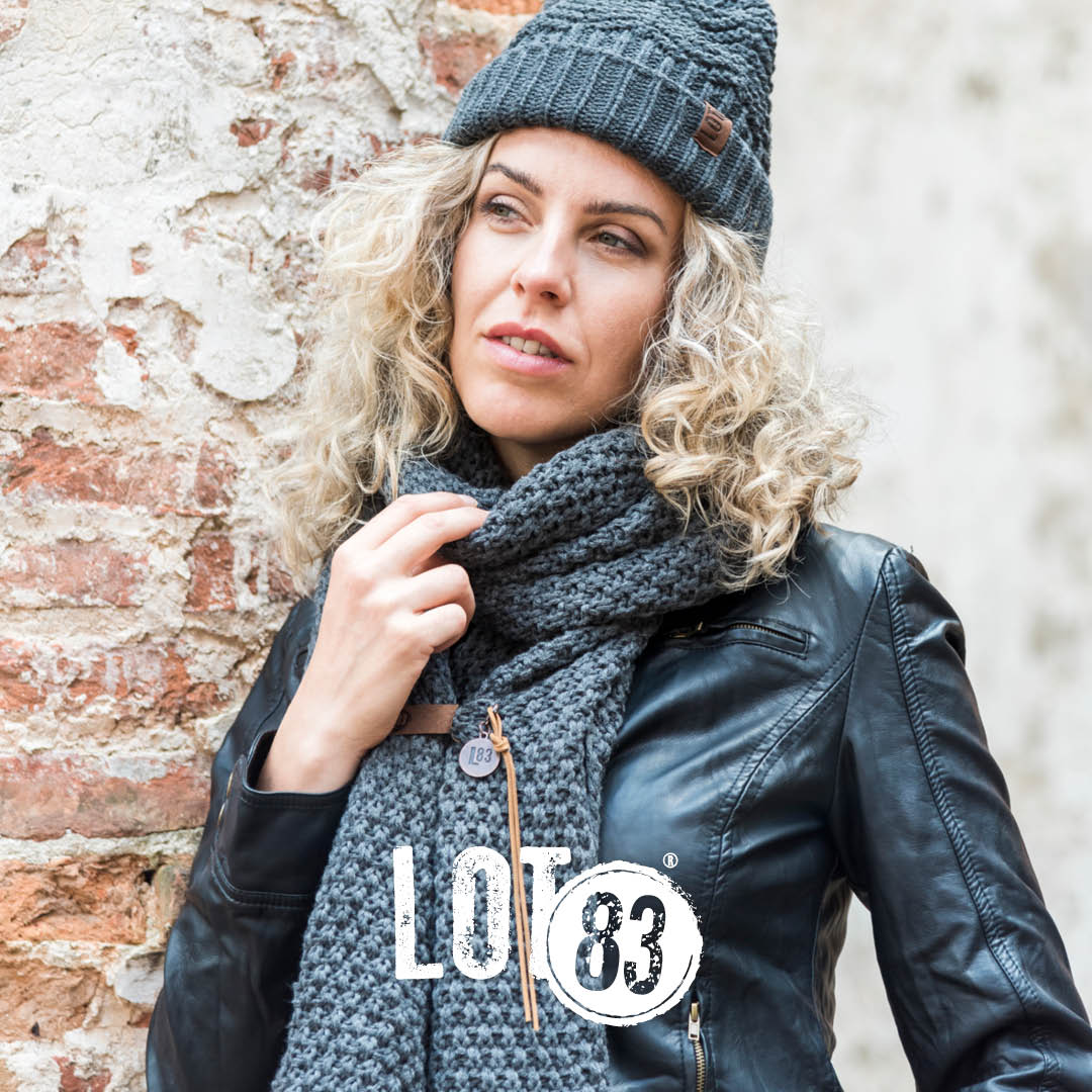 Sjaal Bo Antraciet – Lang, warm & moeiteloos stijlvol