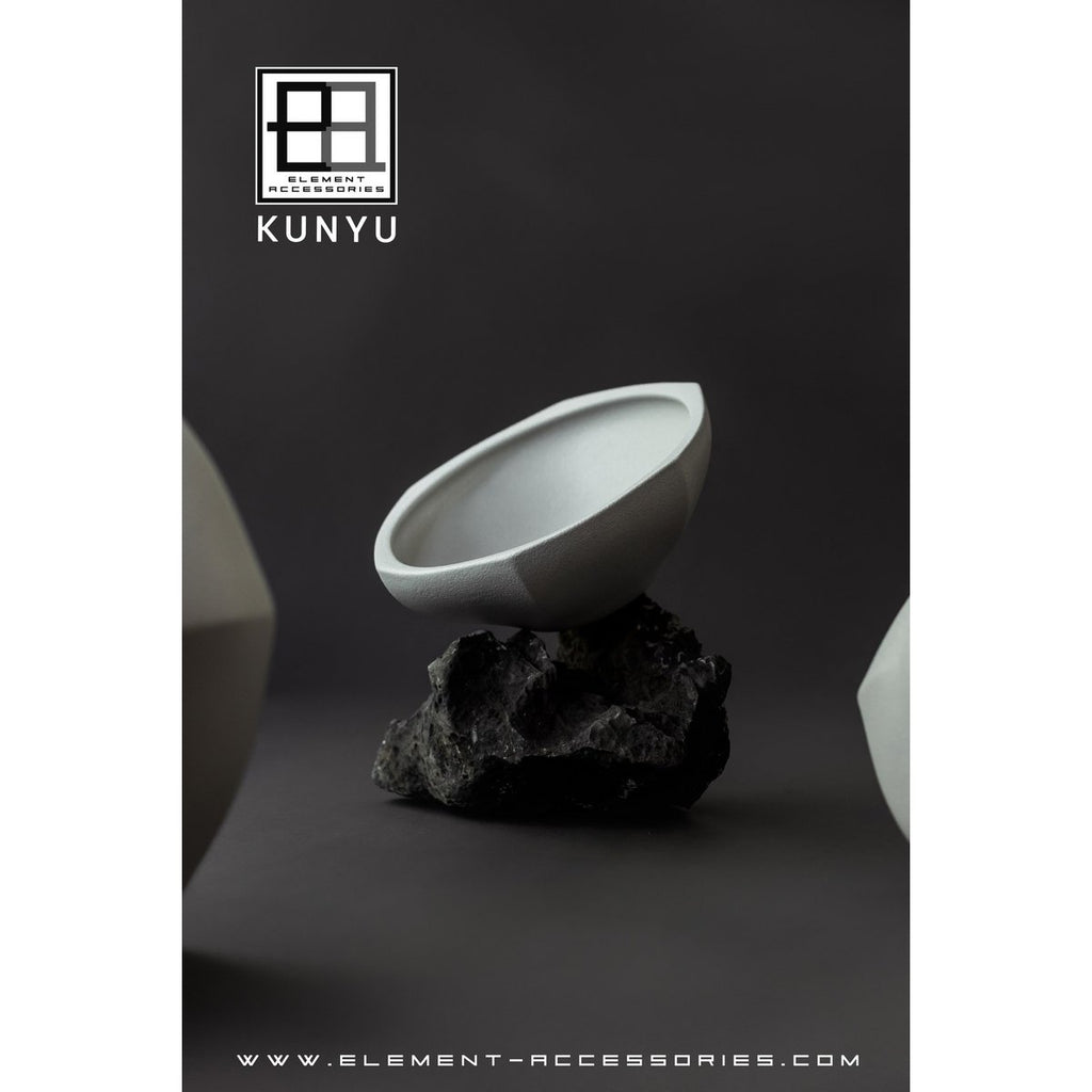 Designkom KUNYU 30 – Wit | Geometrische Perfectie & Tactiel Design