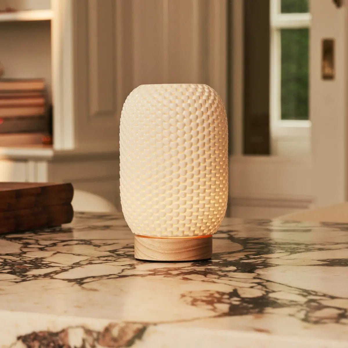 Aurora Lichtbruine Houten Snoerloze Tafellamp | 3D-geprint porselein, dimbaar & tot 100 uur batterijduur