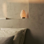 Vela Lichtbruine Oplaadbare Tafellamp – 3D-geprint porselein & warm hout