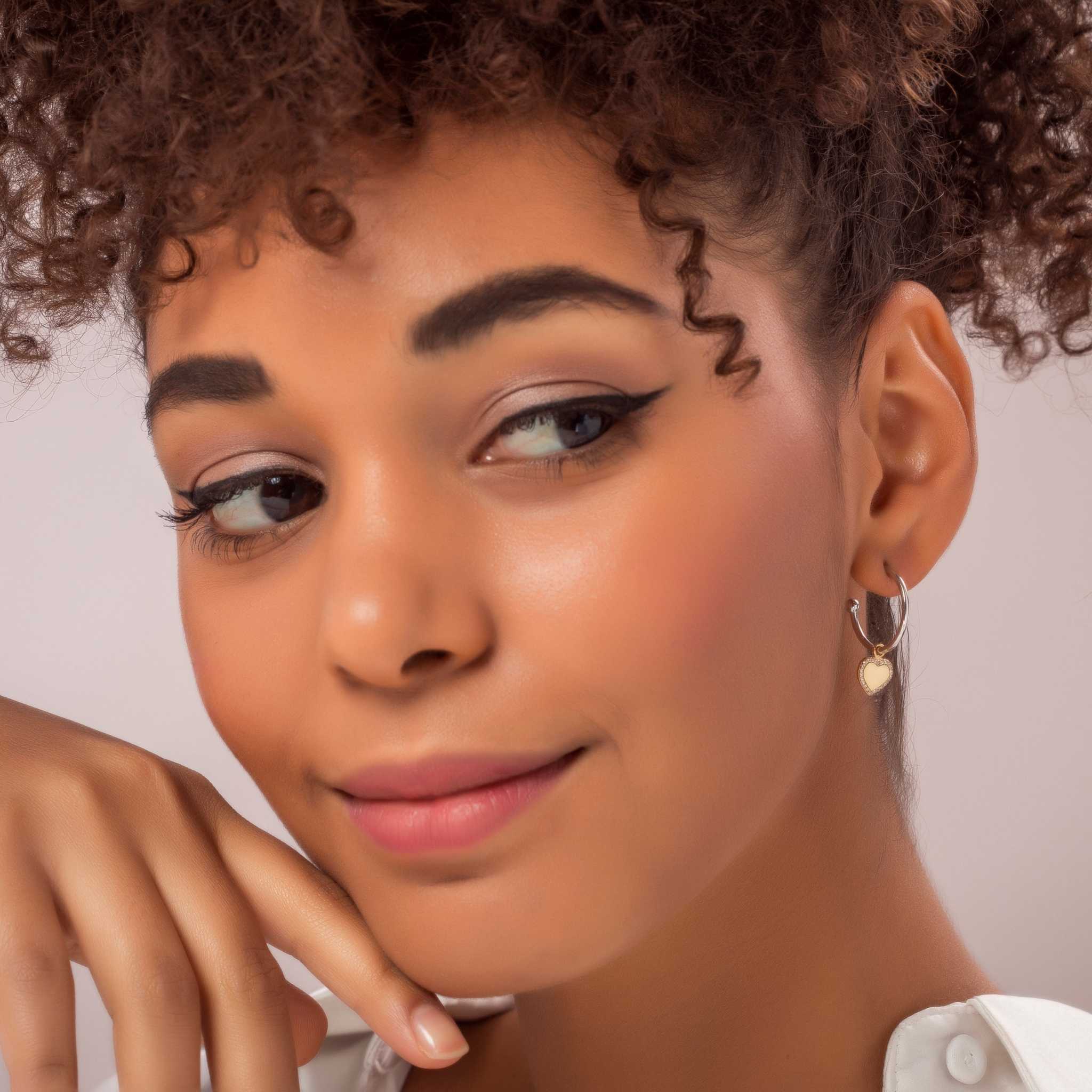 Bicolor hart hoepel kubus oorbellen