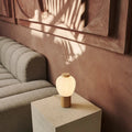 Lot Lichtbruine Houten Tafellamp – Warm hout en zacht glas