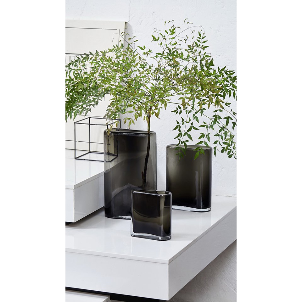 Luxe Designvaas BAD 20 – Helder Grijs | Sculpturaal Spel van Licht & Glas