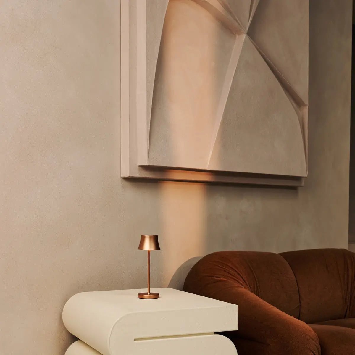 Professionele Combiset – 8 Koperen Tafellampen met Oplaadstation