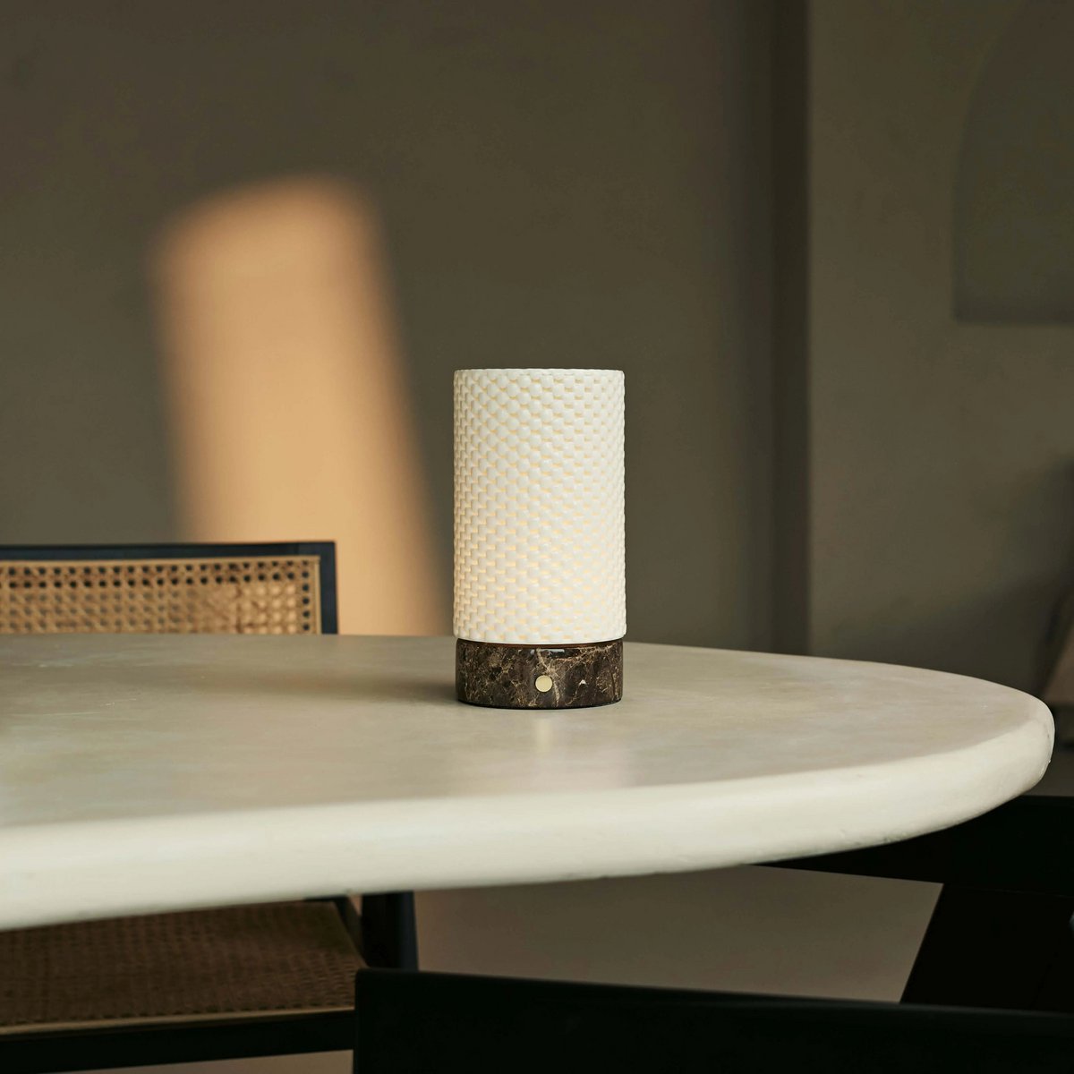 Luna Donkerbruine Oplaadbare Tafellamp – Marmer & 3D-geprint porselein