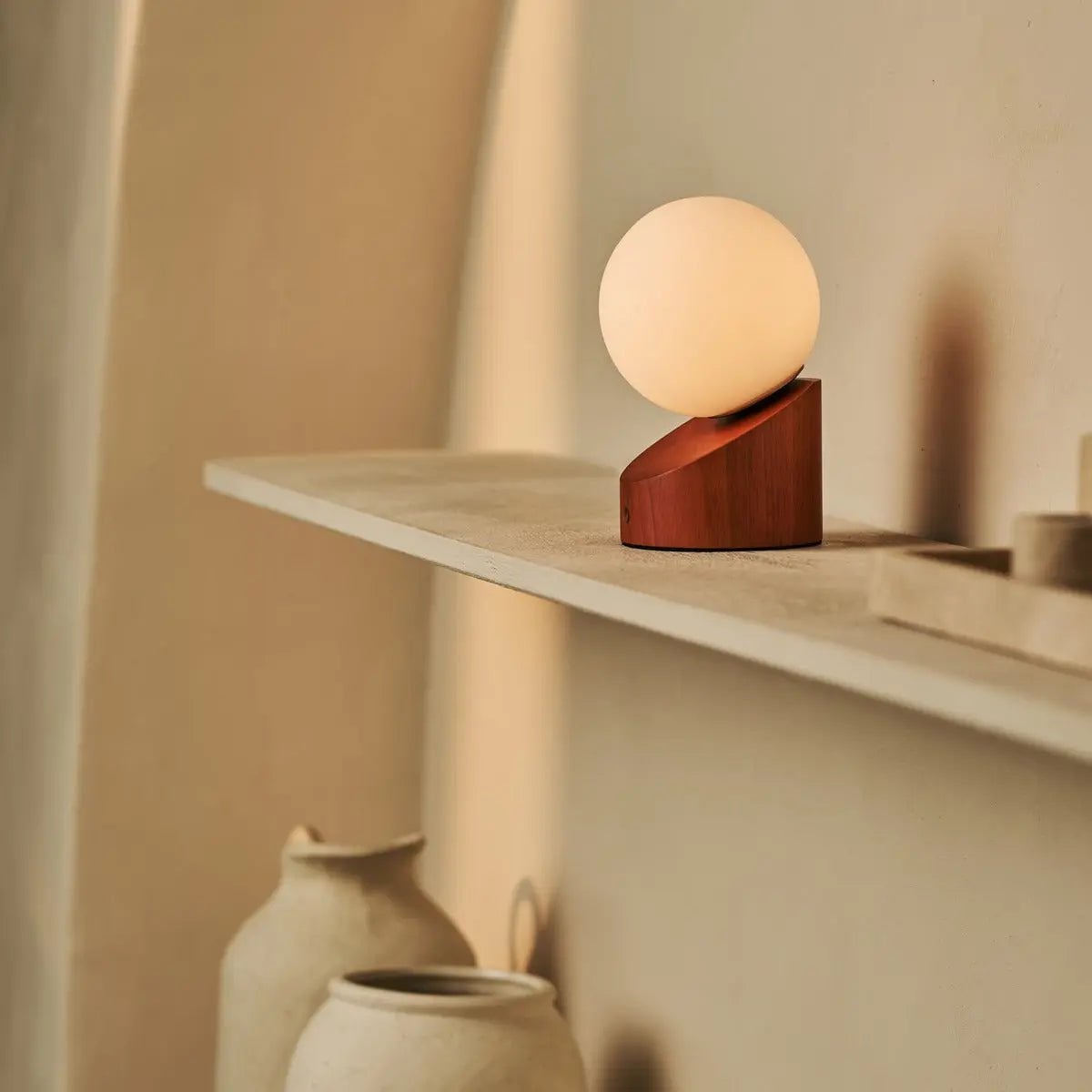 Morris Kastanjebruine Oplaadbare Lamp | Stijlvol, draadloos & duurzaam design