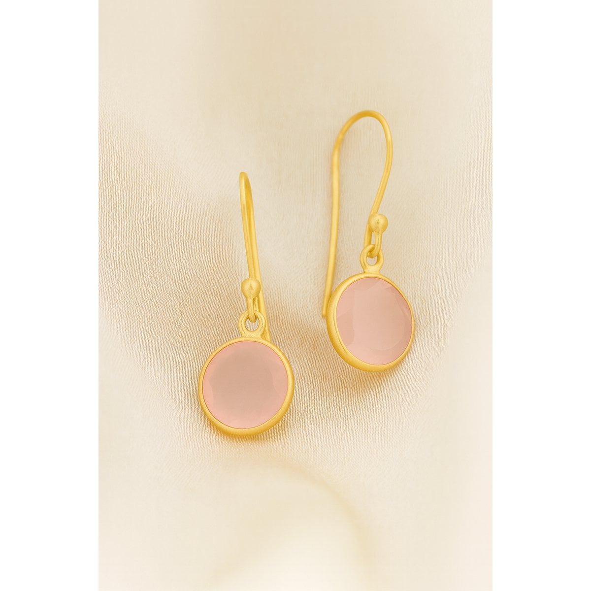 Cat Oorbellen met Roze Chalcedoon – Verguld Sterling Zilver