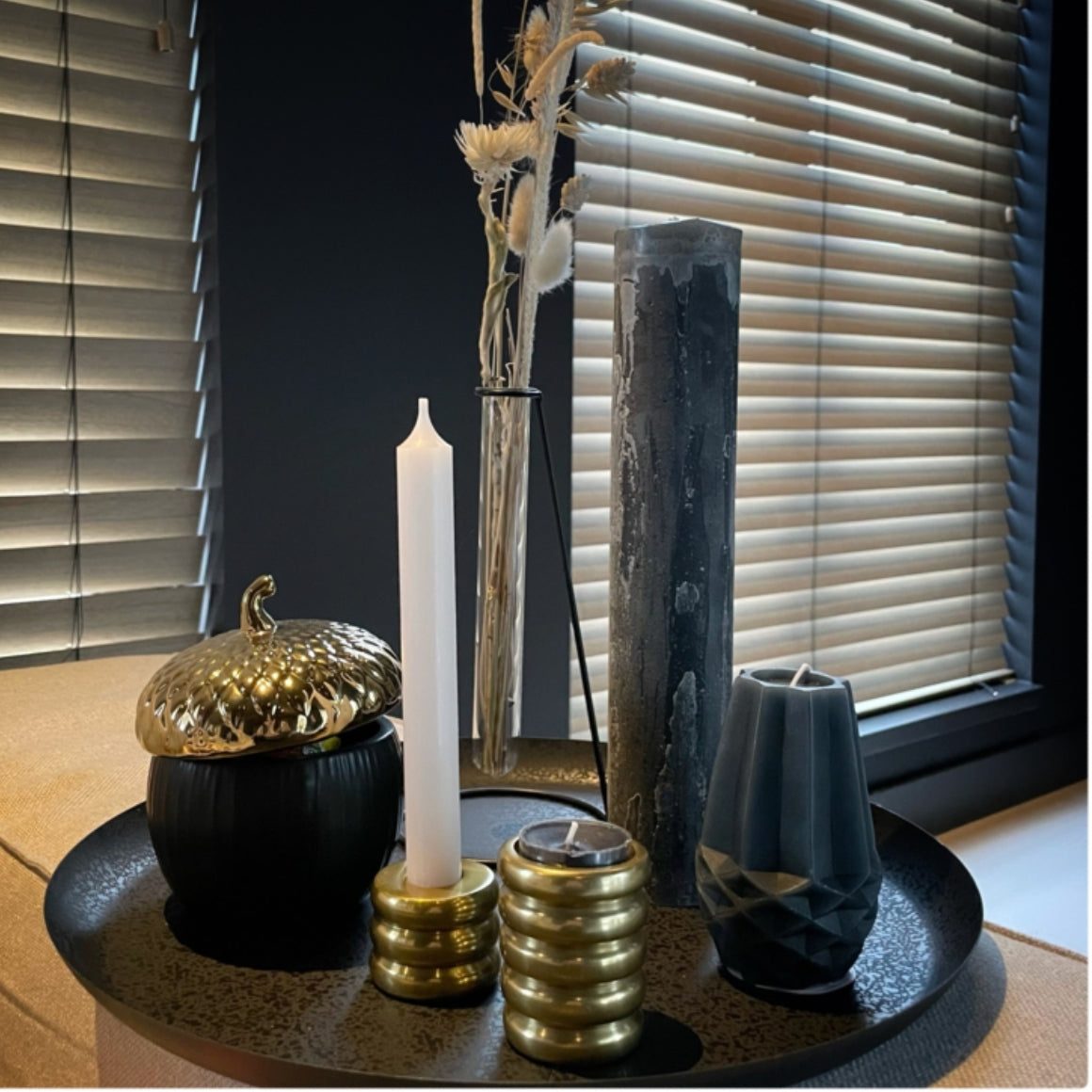 Home Society Schaal ‘Tori’ – Zwart Metaal (52 cm)